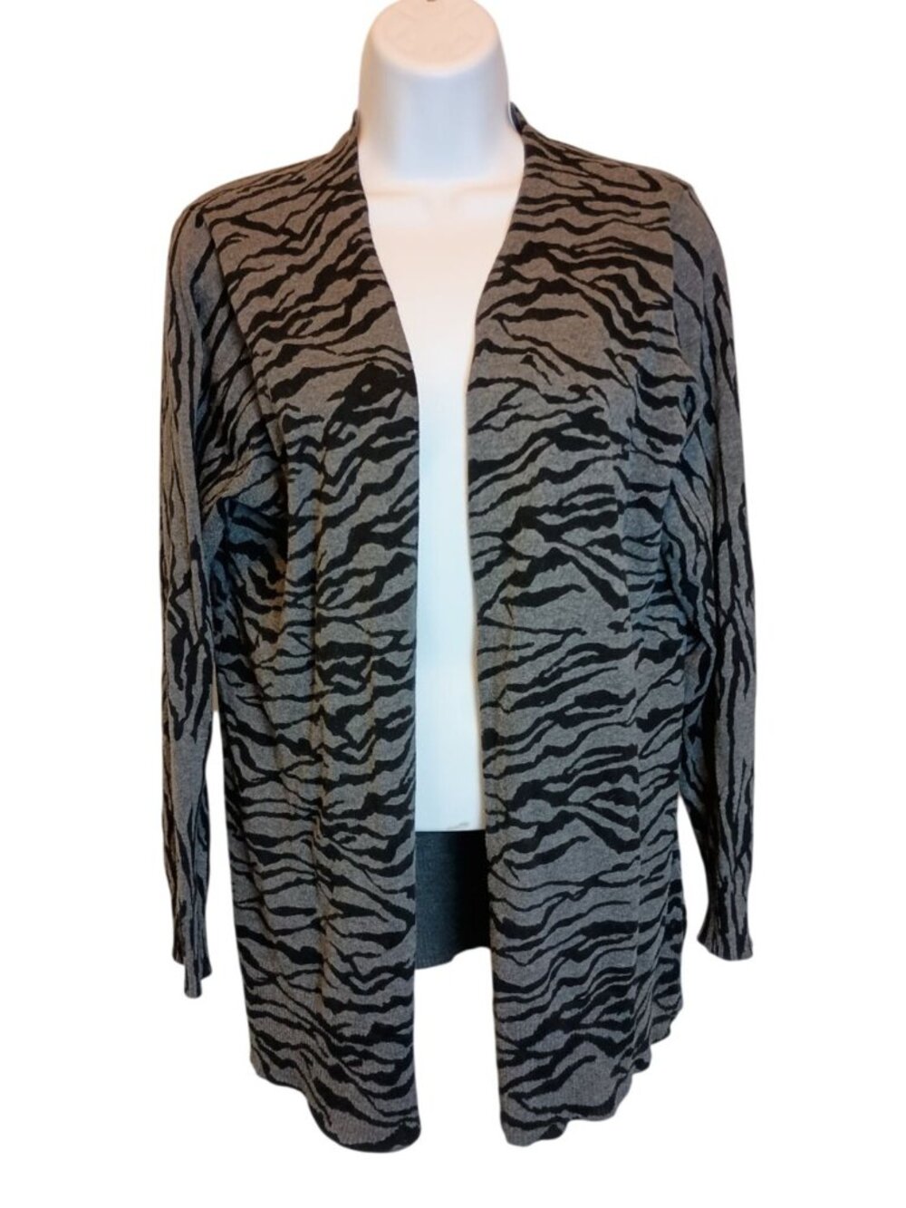 Essentials Long Sleeve Cardigan Sweater Zebra Gray Striped Women's Sz.XL